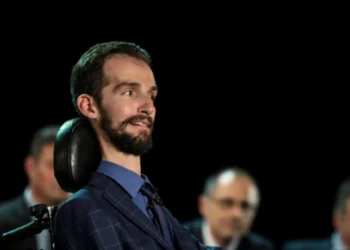 Δείτε βίντεο: Αποδοκίμασαν τον Κυμπουρόπουλο στον Βόλο – «Δεν έχουν καμιά σχέση με δημοκρατία»