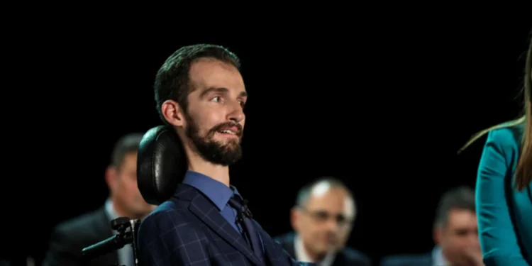 Δείτε βίντεο: Αποδοκίμασαν τον Κυμπουρόπουλο στον Βόλο – «Δεν έχουν καμιά σχέση με δημοκρατία»