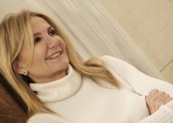 Η Μαρέβα Γκραμπόφσκι προσφεύγει στη Δικαιοσύνη κατά της Έλενας Ακρίτα – Κατηγορίες για συκοφαντία