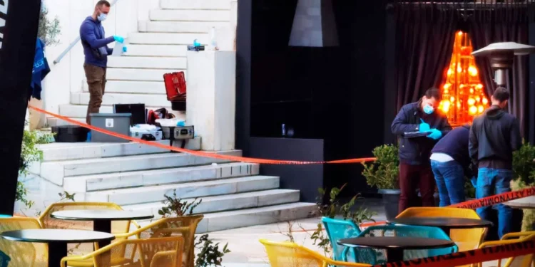 Πυροβολισμοί έξω από νυχτερινό κέντρο στο Μαρούσι – Ένας νεκρος και ένας τραυματίας
