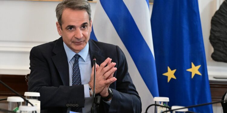 Μητσοτάκης για μπόνους δημοσίων υπαλλήλων: «Να επιβραβεύουμε όσους πετυχαίνουν τους στόχους τους»