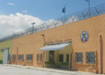 Φυλακές Νιγρίτας: Αποφυλακίζονται σωφρονιστικοί υπάλληλοι που καταδικάστηκαν για διάθεση κινητών σε φυλακές