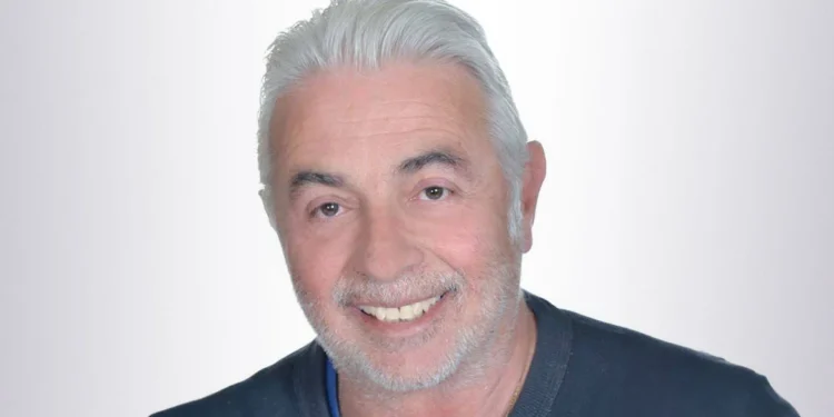 Νίκαια: «Μου έριξε κουτουλιά και μου έσπασε τη μύτη» – Ο αντιδήμαρχος περιγράφει την επίθεση από τον δημοτικό σύμβουλο