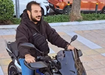 Πασαλιμάνι: Εννέα συλλήψεις για την τραγωδία με τον νεκρό αστυνομικό – Συμπλήρωνε μεροκάματο σε φορτηγό