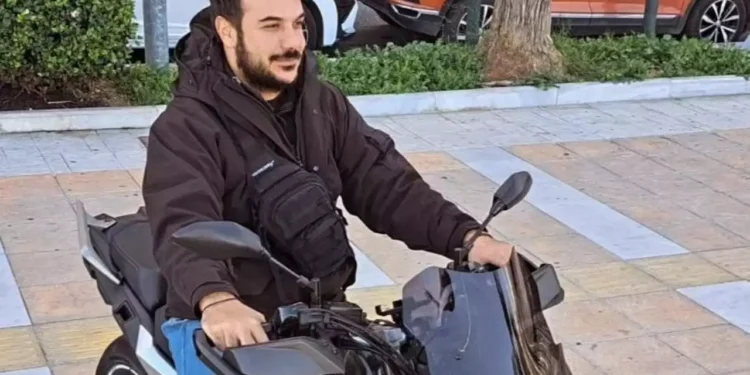 Πασαλιμάνι: Εννέα συλλήψεις για την τραγωδία με τον νεκρό αστυνομικό – Συμπλήρωνε μεροκάματο σε φορτηγό