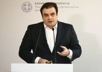 Κυριάκος Πιερρακάκης: Αν ο γονιός δεν υπογράψει τον νέο σχολικό κανονισμό, το παιδί δεν θα εγγράφεται στο σχολείο