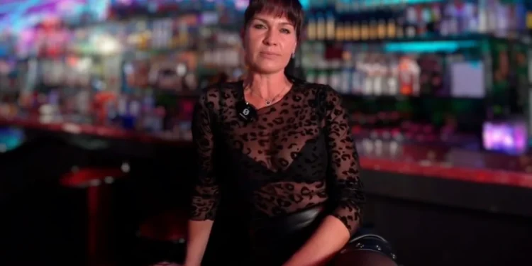 Scorpios Bar: Απέλυσαν τη γυναίκα που έγινε viral στο TikTok με το «Σκορπιός, είναι για σένα»