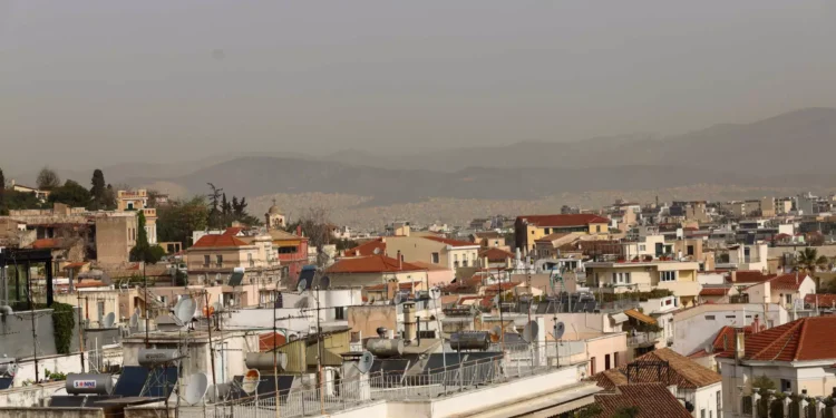 Ο Θοδωρής Κολυδάς για την αφρικανική σκόνη: «Ποια σκόνη;»