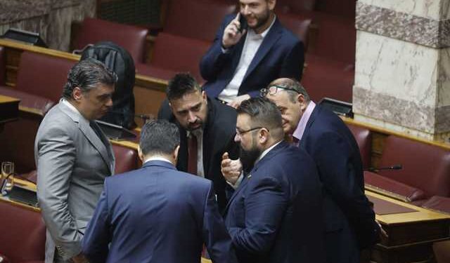 Σπαρτιάτες «Ώρα μηδέν»: Σήμερα κρίνεται η συμμετοχή τους ή μη στις Ευρωεκλογές