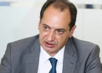 Σπίρτζης για Κασσελάκη: Κακώς λέει για «πατρίς, θρησκεία, οικογένεια» – Δεν φαίνεται να υπάρχει προοπτική να γίνει πρωθυπουργός