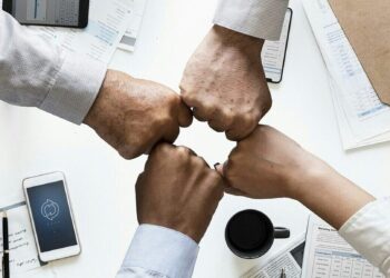 Ποια εταιρεία θεσπίζει τετραήμερη εργασία στην Ελλάδα