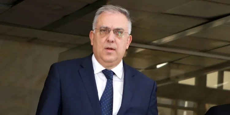 Θεοδωρικάκος κατά Κασσελάκη: Ο θαλασσοδαρμένος αρχηγός του ΣΥΡΙΖΑ από τα μαλλιά του πιάνεται