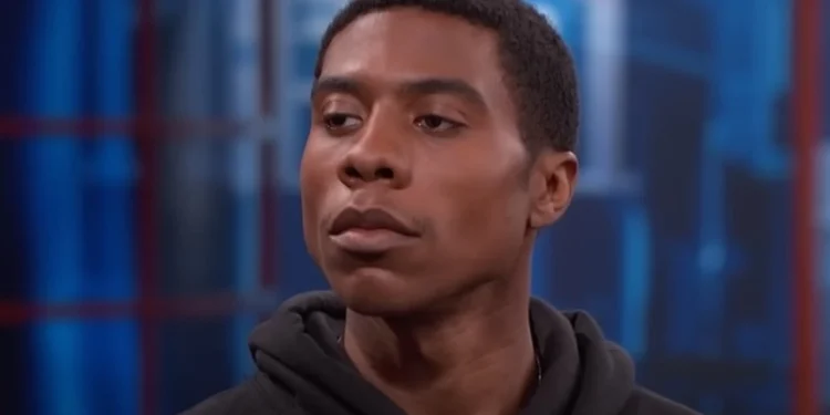 Άνδρας λέει πως είναι ταξιδιώτης του χρόνου και έρχεται από το 2050 για να «προειδοποιήσει» για την Αποκάλυψη