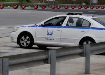 Εθνική οδός Αθηνών-Λαμίας: Ανετράπη στρατιωτικό όχημα πριν τις Αφίδνες