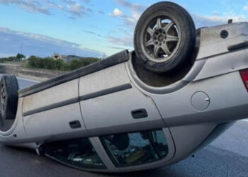 Θεσσαλονίκη: Προσπάθησε να αποφύγει σκύλο και τούμπαρε το αυτοκίνητό της – Δείτε φωτογραφίες