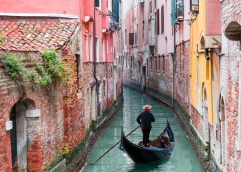 Βενετία: Από τις 25 Απριλίου η πιλοτική εφαρμογή του «εισιτηρίου εισόδου» για τους επισκέπτες