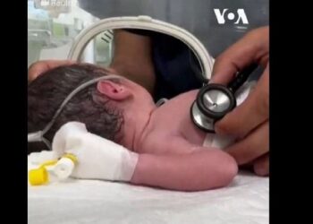 Ράφα: Κοριτσάκι γεννήθηκε με καισαρική μετά τον θάνατο της μητέρας της σε ισραηλινό πλήγμα – Δείτε βίντεο