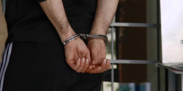 Σέρρες: “Άνοιξε” κατάστημα αλλά έφυγε με άδεια χέρια – Άρπαξε κέρματα από άλλο κατάστημα αλλά συνελήφθη