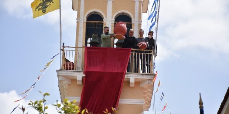 «Το σπάσιμο των Μπότηδων» στο Λιθόστρωτο – Το Μ. Σάββατο στην Πρώτη Ανάσταση