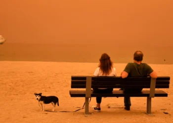 Σκόνη, λασποβροχές και 30άρια -Πώς θα κυλήσει το Σαββατοκύριακο, η πρόβλεψη ανά περιοχή