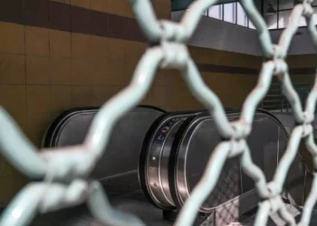 Απεργία την Πρωτομαγιά: Ποιοι συμμετέχουν – Πώς θα κινηθούν μετρό, τραμ, λεωφορεία, τρόλεϊ, πλοία