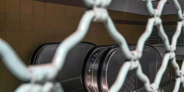 Απεργία την Πρωτομαγιά: Ποιοι συμμετέχουν – Πώς θα κινηθούν μετρό, τραμ, λεωφορεία, τρόλεϊ, πλοία