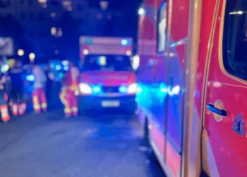 Euroleague: Σοβαρά επεισόδια μεταξύ οπαδών Ολυμπιακού και Παναθηναϊκού στο Βερολίνο – Μάχη για τη ζωή δίνει ένα άτομο