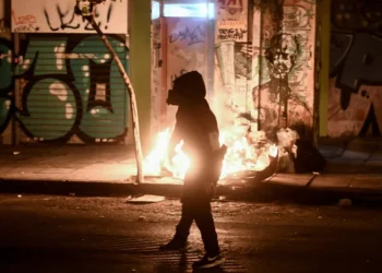 Εξάρχεια: Επίθεση με μολότοφ σε διμοιρία των ΜΑΤ