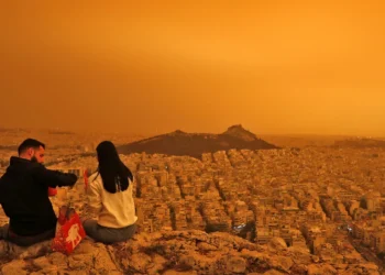 Καιρός: Προ των πυλών ο υποτροπικός αεροχείμαρρος – Έρχονται 35αρια και αφρικανική σκόνη