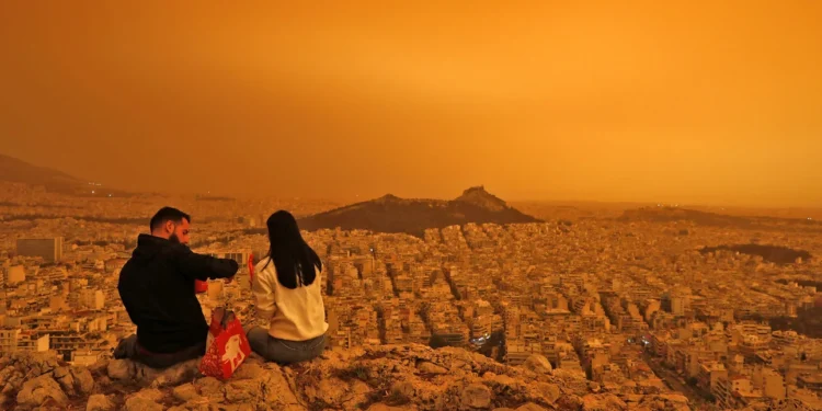 Καιρός: Προ των πυλών ο υποτροπικός αεροχείμαρρος – Έρχονται 35αρια και αφρικανική σκόνη