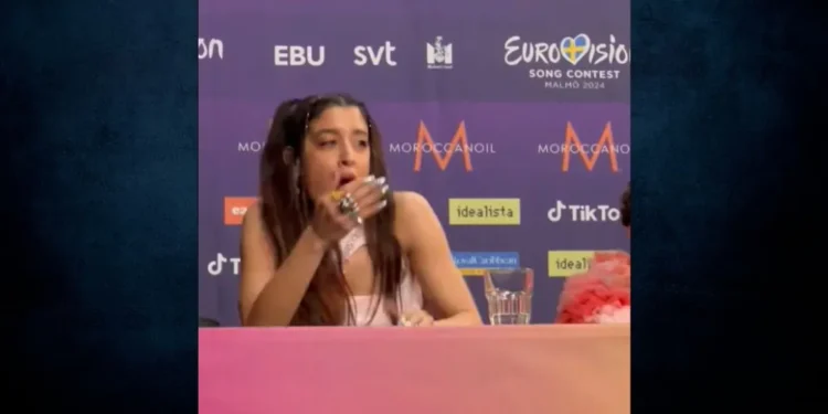 Eurovision 2024: Τα χασμουρητά της Μαρίνας Σάττι την ώρα που δίνει συνέντευξη Τύπου η εκπρόσωπος του Ισραήλ