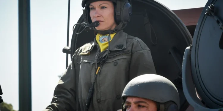 Έγινε το πρώτο βήμα για την στράτευση των γυναικών – Αλλαγές και στην θητεία