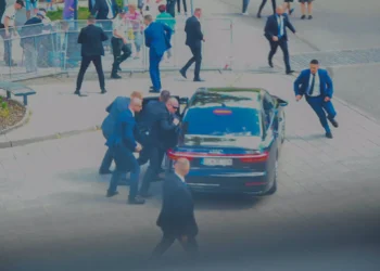 Πυροβόλησαν τον πρωθυπουργό της Σλοβακίας Ρόμπερτ Φίτσο