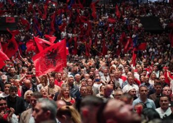 Ο κλέψας του κλέψαντος: Πολλοί έφυγαν από τη συγκέντρωση του Ράμα και τους… έλειπε το πορτοφόλι