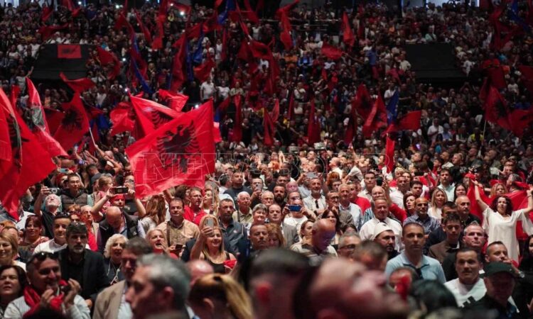 Ο κλέψας του κλέψαντος: Πολλοί έφυγαν από τη συγκέντρωση του Ράμα και τους… έλειπε το πορτοφόλι