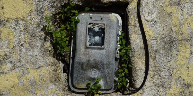 Θεσσαλονίκη: Σύλληψη γυναίκας για ρευματοκλοπή, έπαιρνε ρεύμα παράνομα για 4 χρόνια