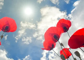 Καιρός: Ανάσταση με ομπρέλες, αλλαγή σκηνικού την Κυριακή του Πάσχα -Ποιοι θα σουβλίσουν σε υπόστεγα