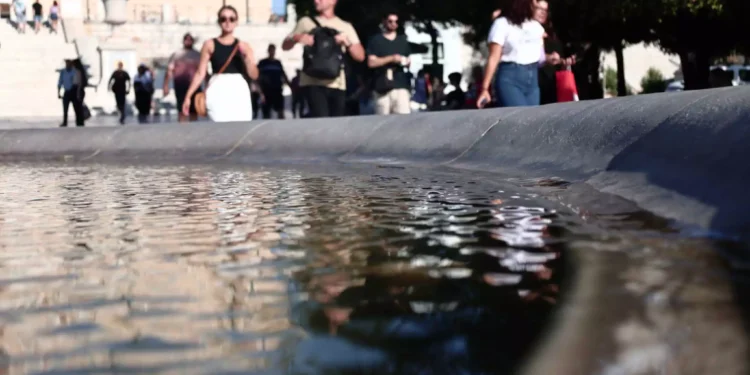 Καιρός: «Έρχεται» κύμα ζέστης με αφρικανική σκόνη από την Πέμπτη – Στους 35 βαθμούς Κελσίου η θερμοκρασία