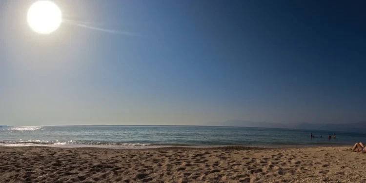 Μαρουσάκης: Θερμή αέρια μάζα από την Αφρική θα φέρει σκόνη και 35άρια -Με ήπιο καιρό οι Ευρωεκλογές