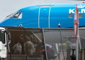 Τραγωδία στο Άμστερνταμ: Κινητήρας αεροσκάφους «ρούφηξε» άνθρωπο μπροστά στα μάτια επιβατών