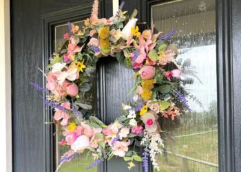 Πρωτομαγιά: Γιατί φτιάχνουμε μαγιάτικο στεφάνι και τι συμβολίζει – Μέχρι πότε παραμένει κρεμασμένο