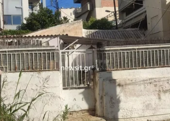 Δράμα στη Νίκαια: Απόπειρα αυτοκτονίας από την 57χρονη που κατήγγειλε τον σύζυγό της ότι την μαχαίρωσε