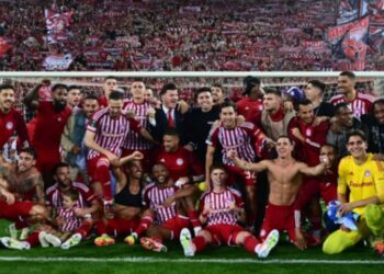 Ολυμπιακός: Ελληνική τραγωδία για την Άστον Βίλα, γράφουν οι Άγγλοι – «Φέρτε μας το Ευρωπαϊκό» το σύνθημα του κόσμου του Ολυμπιακού