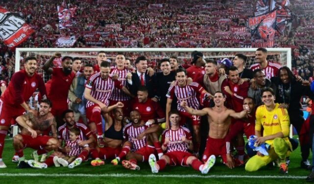 Ολυμπιακός: Ελληνική τραγωδία για την Άστον Βίλα, γράφουν οι Άγγλοι – «Φέρτε μας το Ευρωπαϊκό» το σύνθημα του κόσμου του Ολυμπιακού