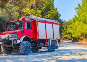 Τέλος για τα ένδοξα πυροσβεστικά οχήματα της Ελλάδας -Πωλούνται από μόλις 80 ευρώ