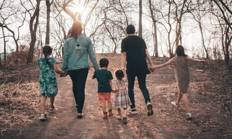 Οι τρίτεκνοι γίνονται… πολύτεκνοι: Άμεσα οι ανακοινώσεις – Τα προνόμια που αποκτούν