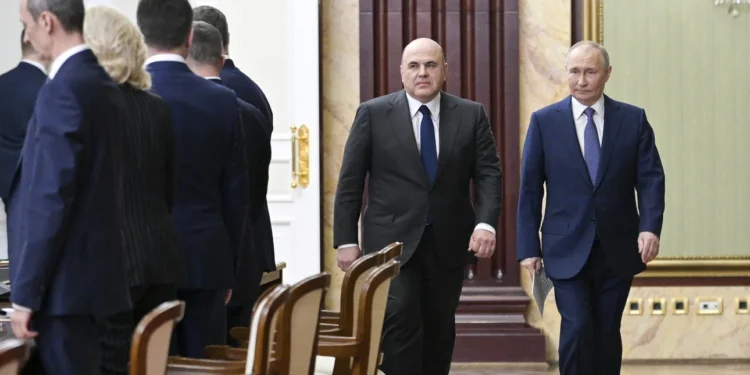Ρωσία: Ο Πούτιν προτείνει τον εκ νέου διορισμό του Μισούστιν στη θέση του πρωθυπουργού