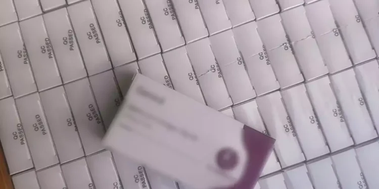 Αλλοδαποί σχεδίαζαν μπίζνα 1,6 εκατ. ευρώ με μάσκες και τεστ κορονοϊού – Αλλοίωναν την ημερομηνία λήξης και τα «έσπρωχναν» στην αγορά