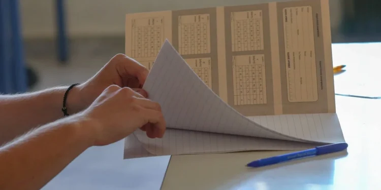 Πόσοι θα είναι φέτος οι εισακτέοι στα πανεπιστήμια – Το πρόγραμμα των πανελλαδικών εξετάσεων