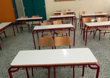 Αντίστροφη μέτρηση για να κλείσουν τα λύκεια – Πότε χτυπάει το τελευταίο κουδούνι για να ξεκινήσουν οι εξετάσεις